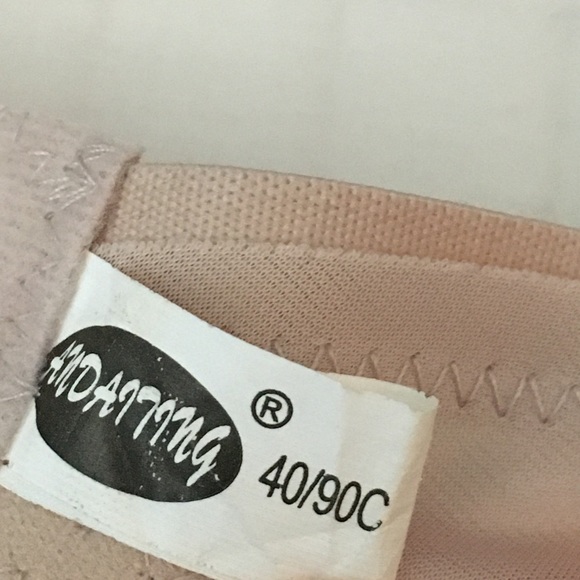 Wireless 90s pink flower and heart embroidered bra - Picture 4 of 4